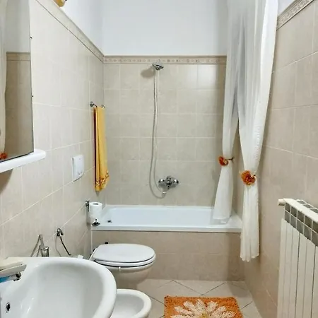 Διαμέρισμα Modern In 50 M² With Balcony