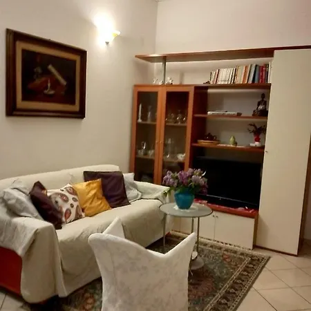 Διαμέρισμα Modern In 50 M² With Balcony